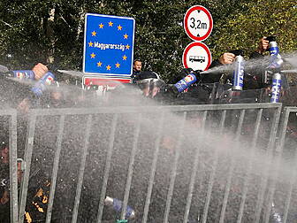 Criticism of Hungary's res...